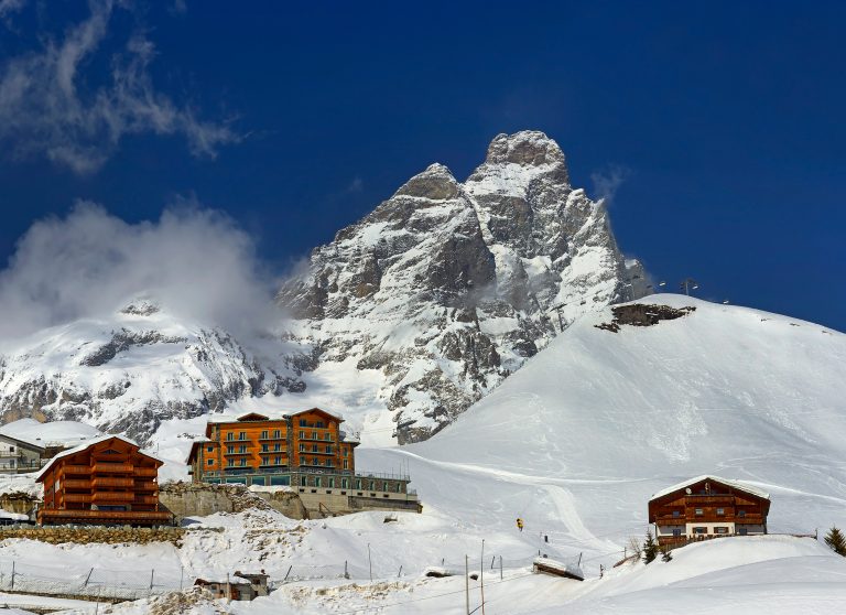 Explore beyond Pila Explore beyond Pila