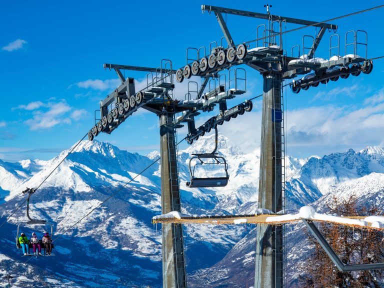 High-altitude skiing High-altitude skiing
