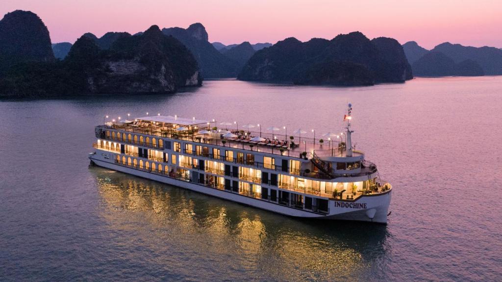 River vs Ocean Cruises: What's Best For Solo Travellers?