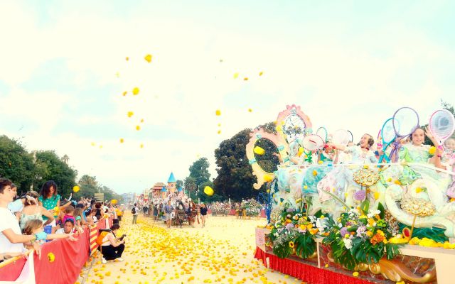 Valencia & the Battle of the Flowers