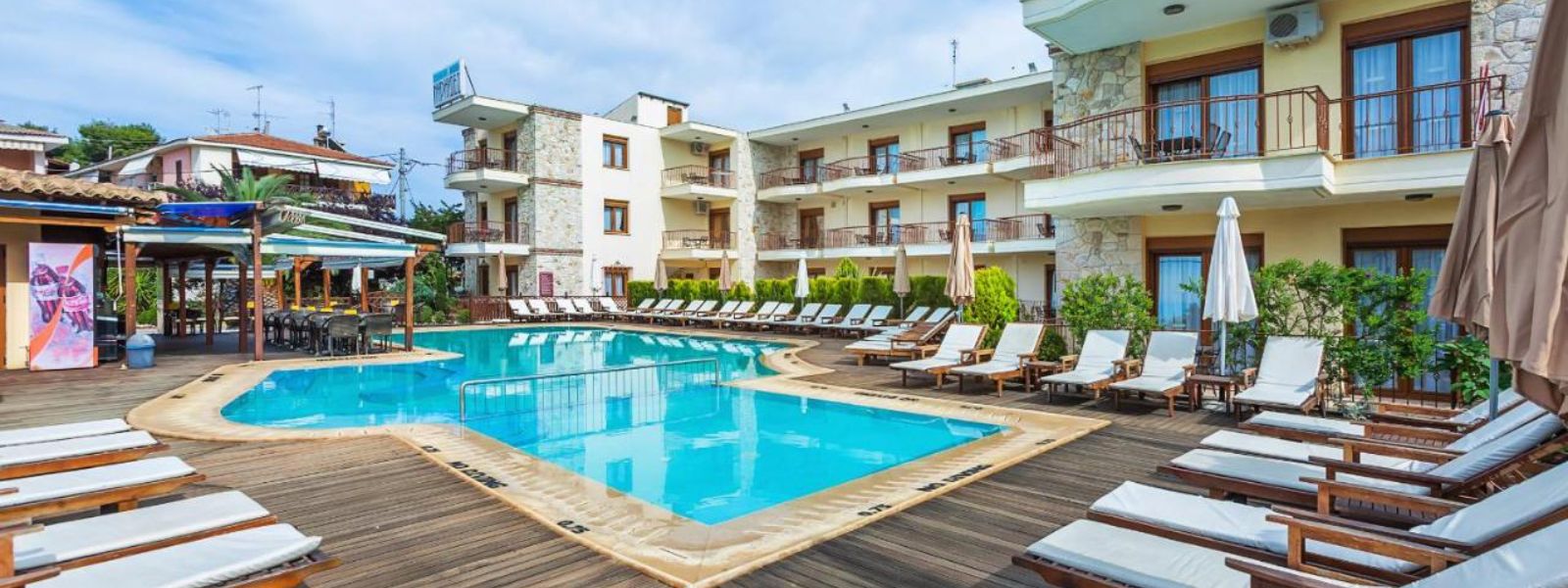 Best accommodation for solo travellers in Halkidiki 